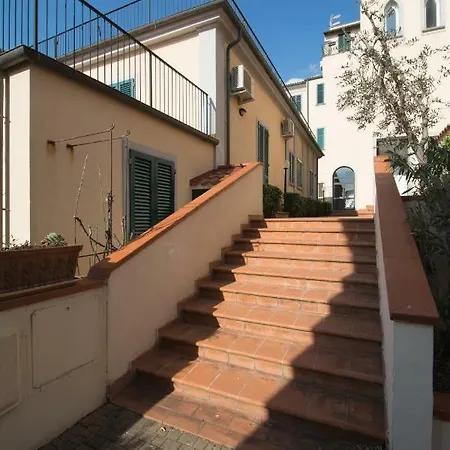 Apartment Casa A 50 Mt Dal Mare Con Piscina A Quercianella